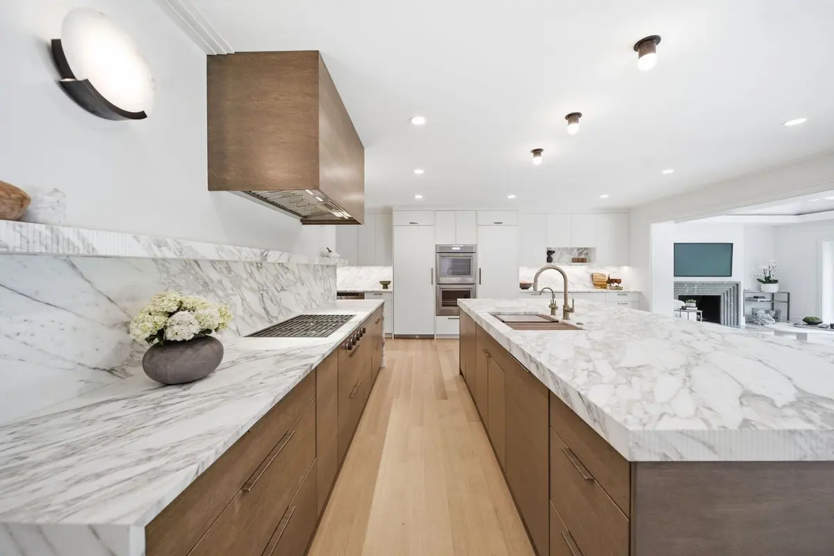 1695 Meadow Lane