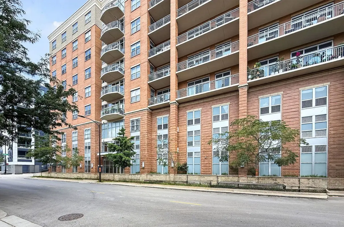 950 W MONROE Street