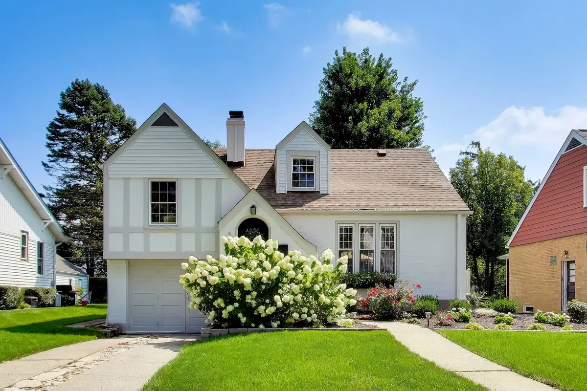 319 N Oaklawn Avenue