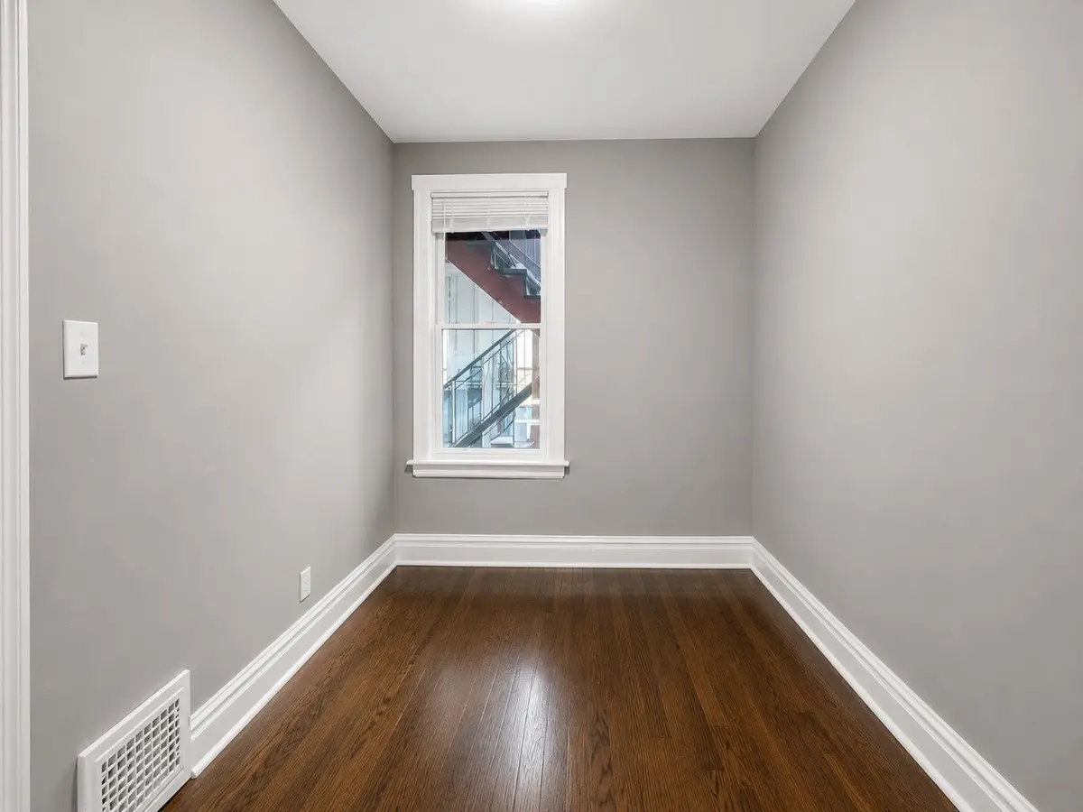 4637 W Mclean Avenue