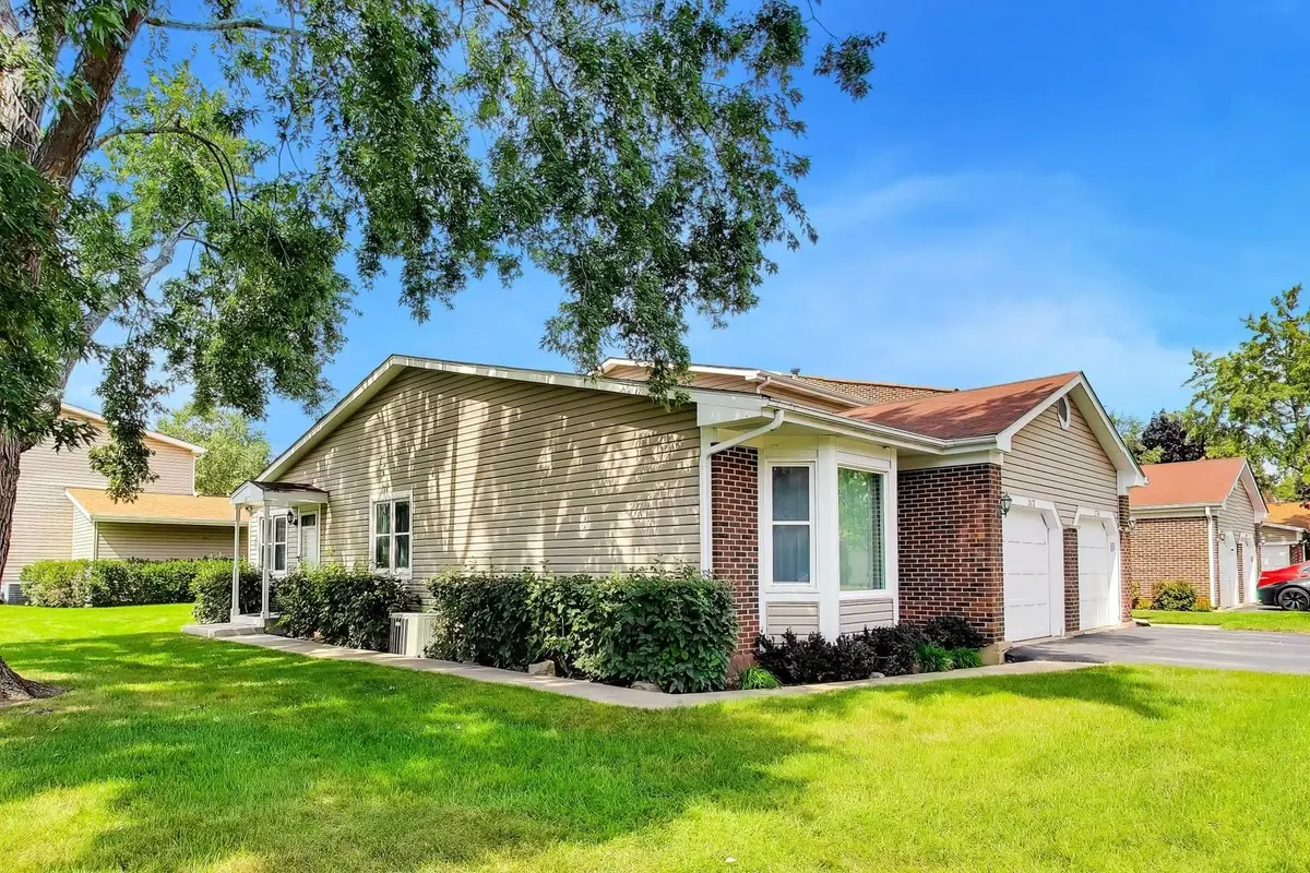 2172 N Queensburg Lane