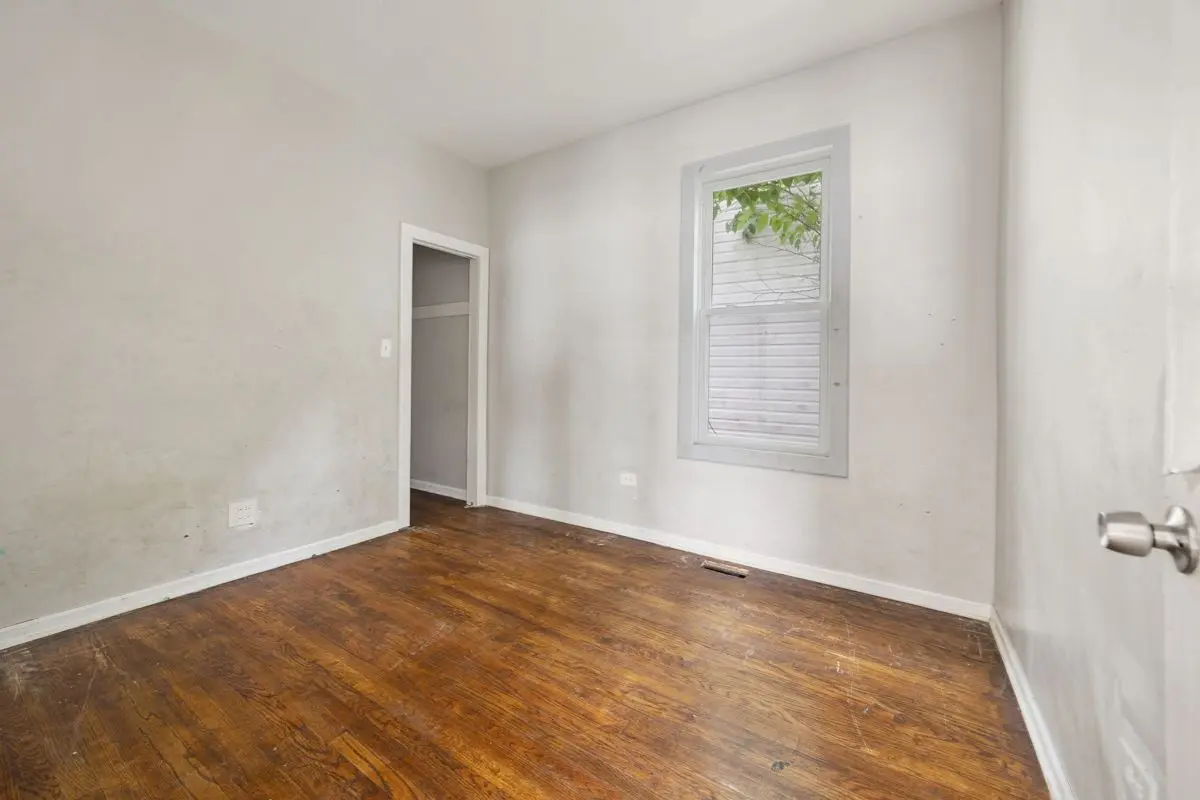 1508 W 72nd Street