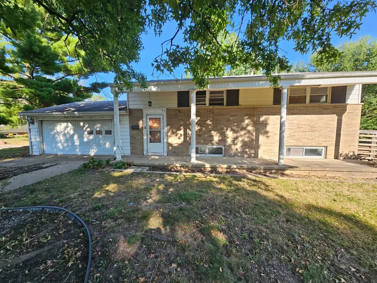 1407 Searle Drive