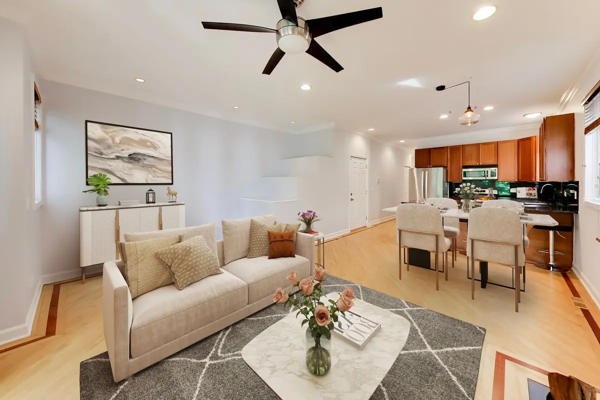 1133 N MOZART Street