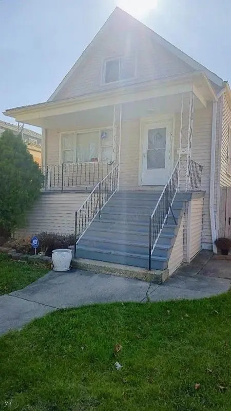 5452 N LUNA Avenue