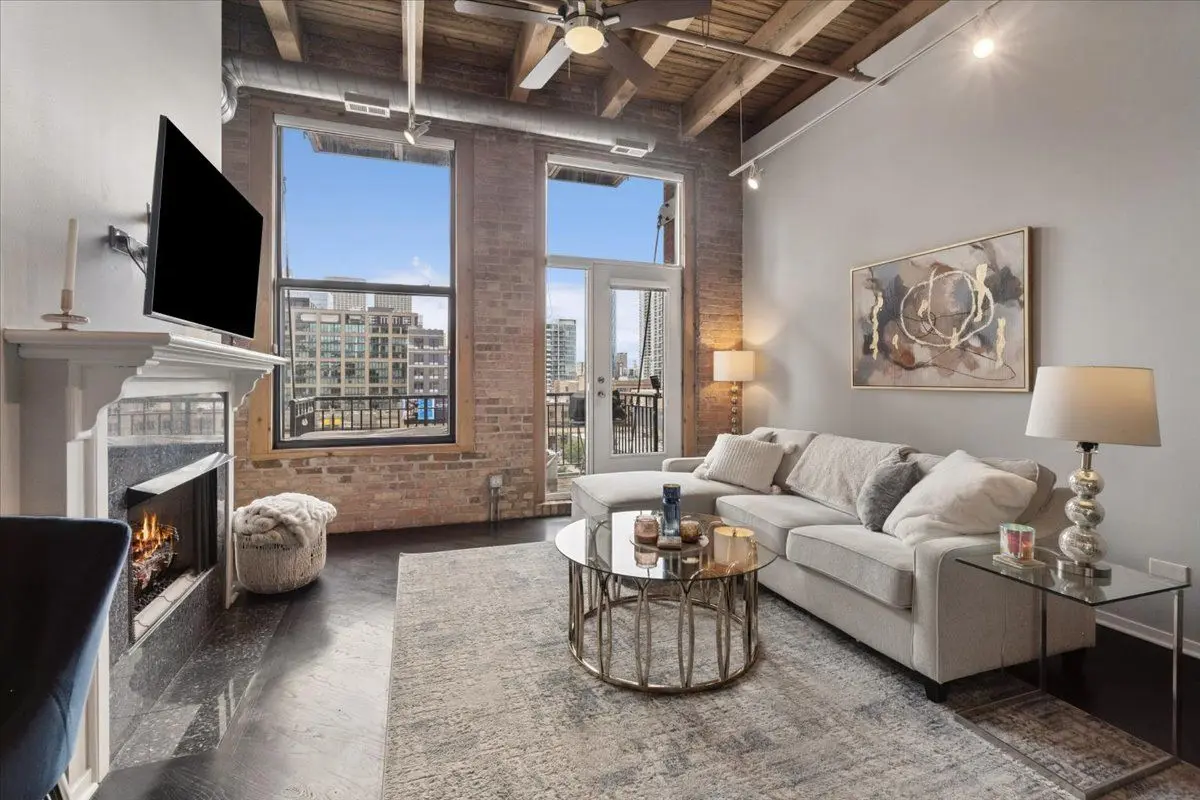 616 W Fulton Street