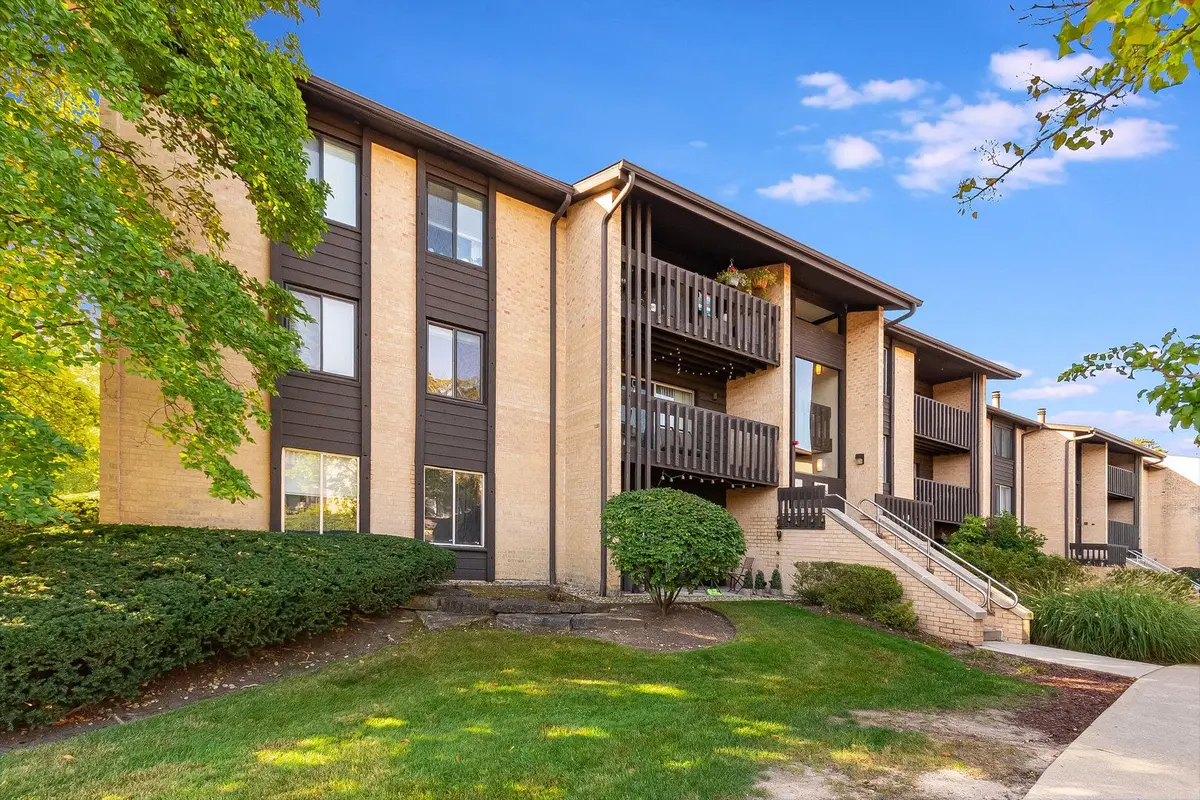 6165 Knoll Wood Court