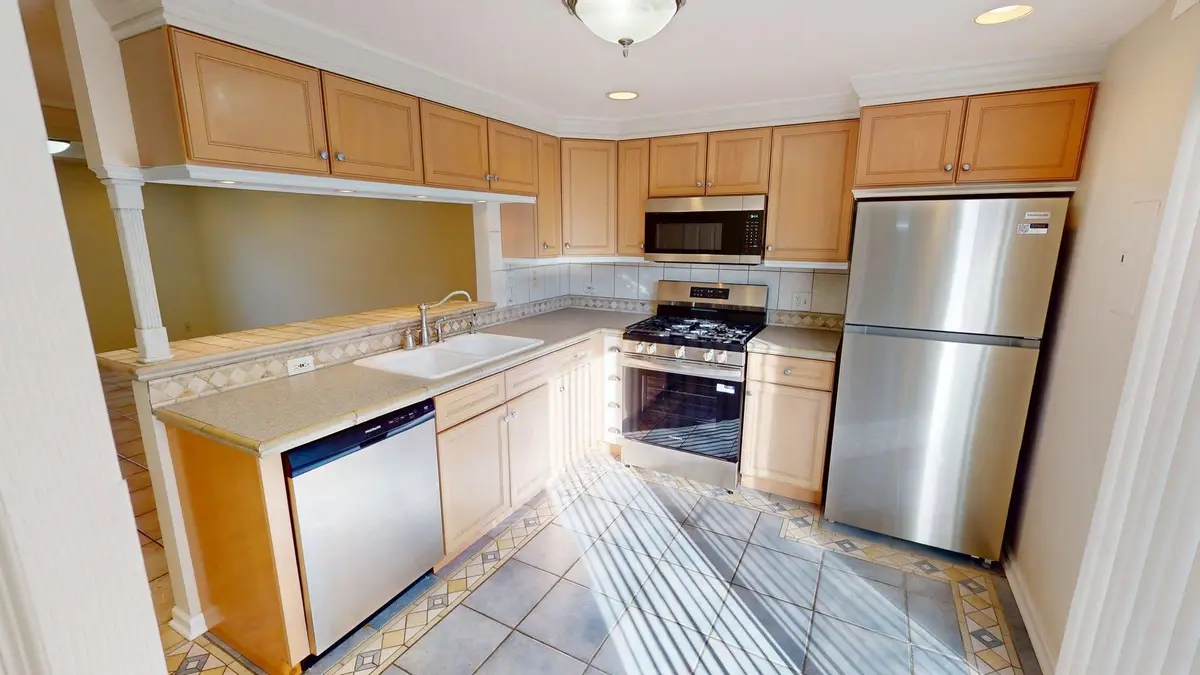 1985 Westview Lane