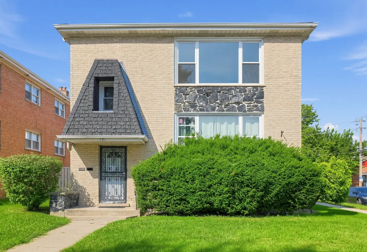 370 Prairie Avenue