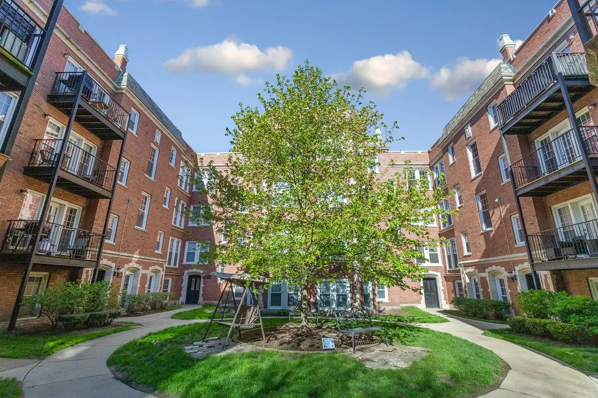 7724 N Ashland Avenue