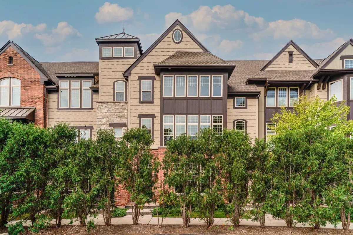 617 Parkside Court