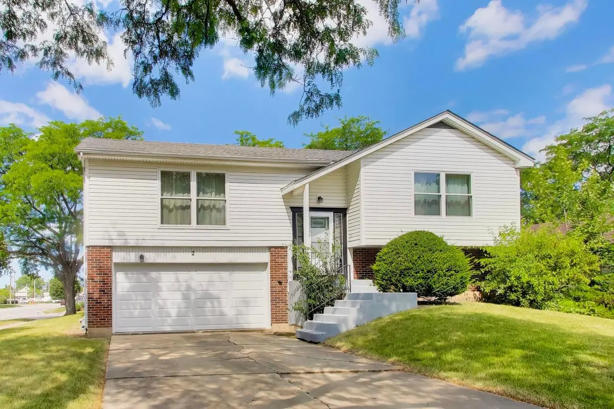 2 Oakmont Court