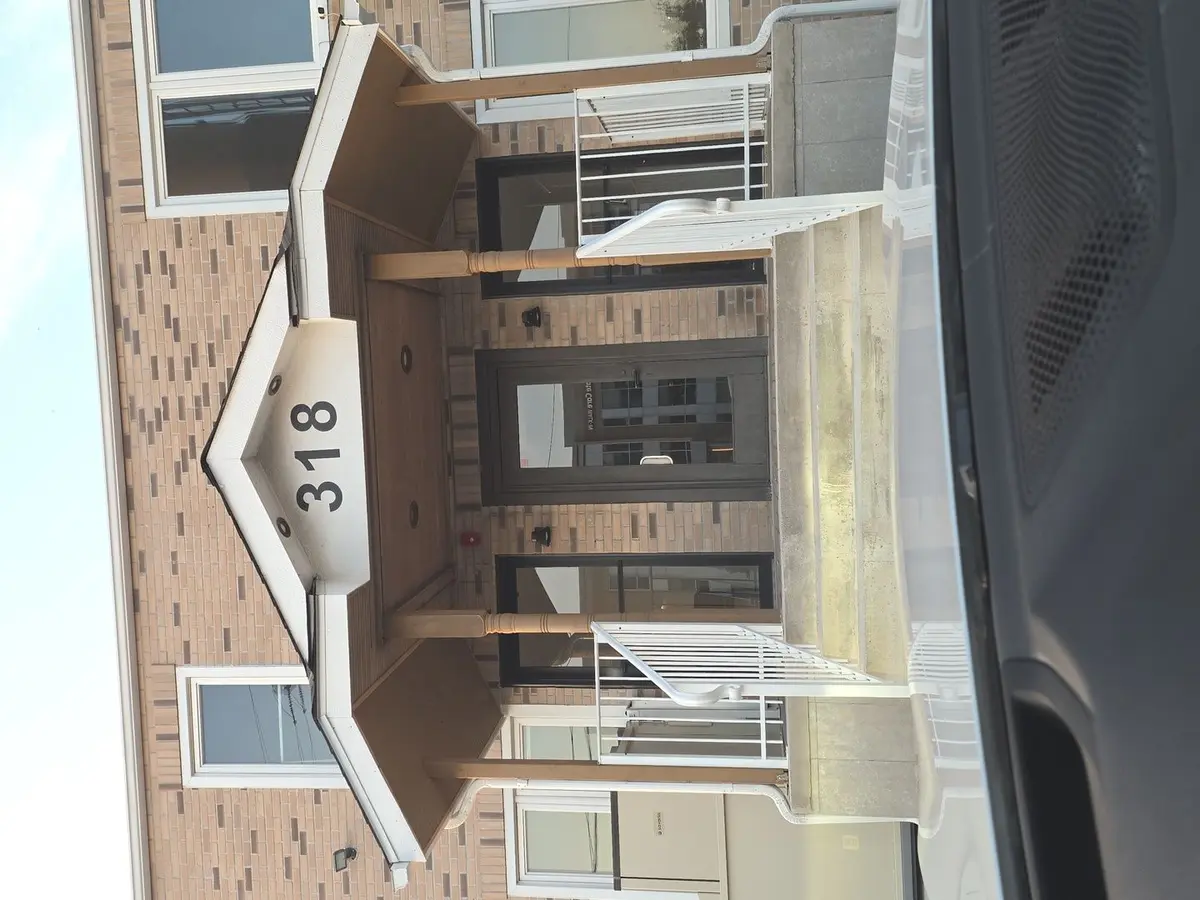 318 W Ogden Avenue