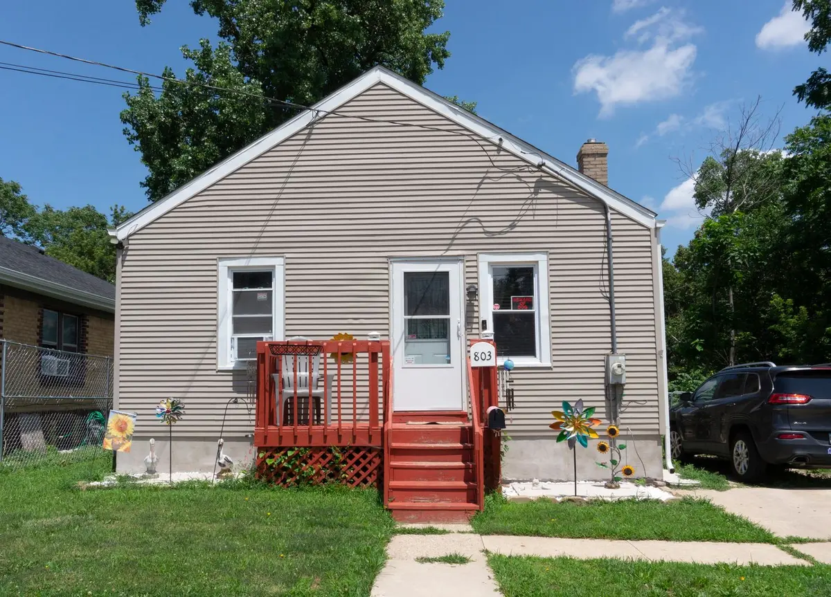 803 Houghton Street