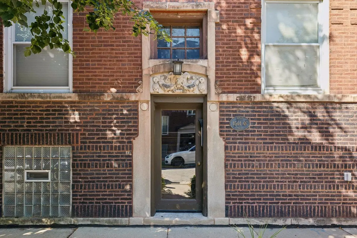 4546 N Troy Street