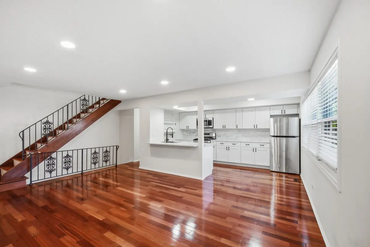 1204 Inverrary Lane