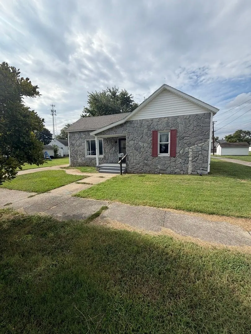 110 W Webb Street