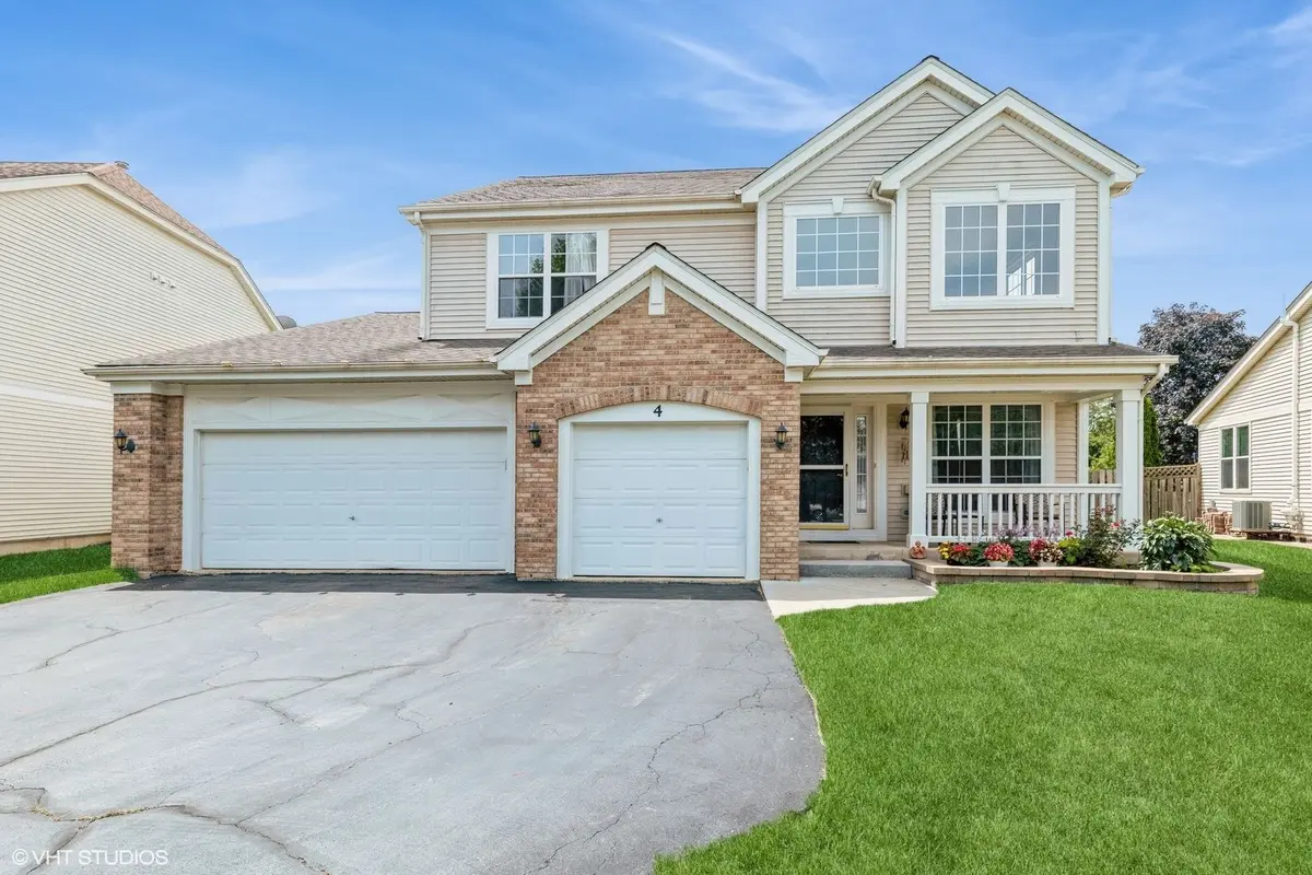 4 LITCHFIELD Court