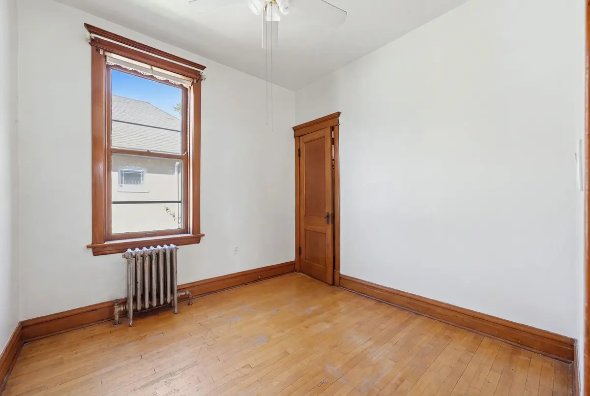 5323 W 24th Place
