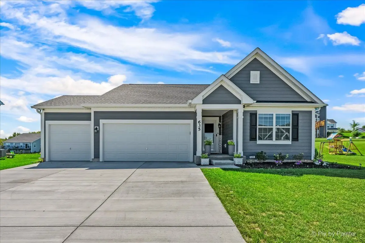 635 Cloverleaf Drive
