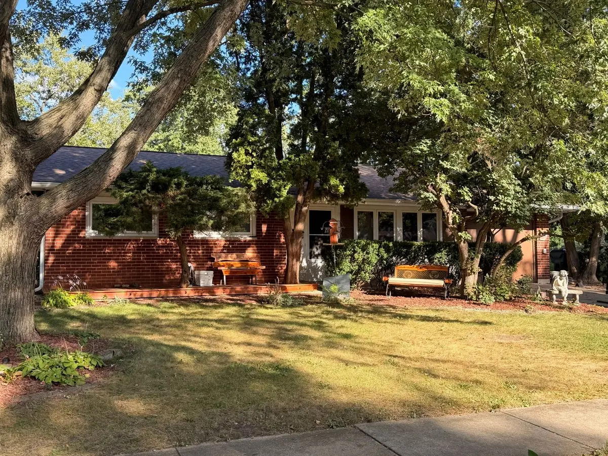 1965 Larchmont Road