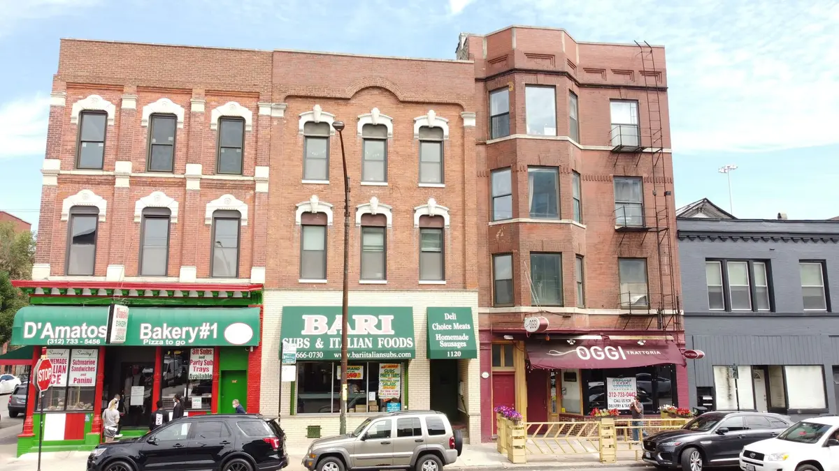 1120 W GRAND Avenue