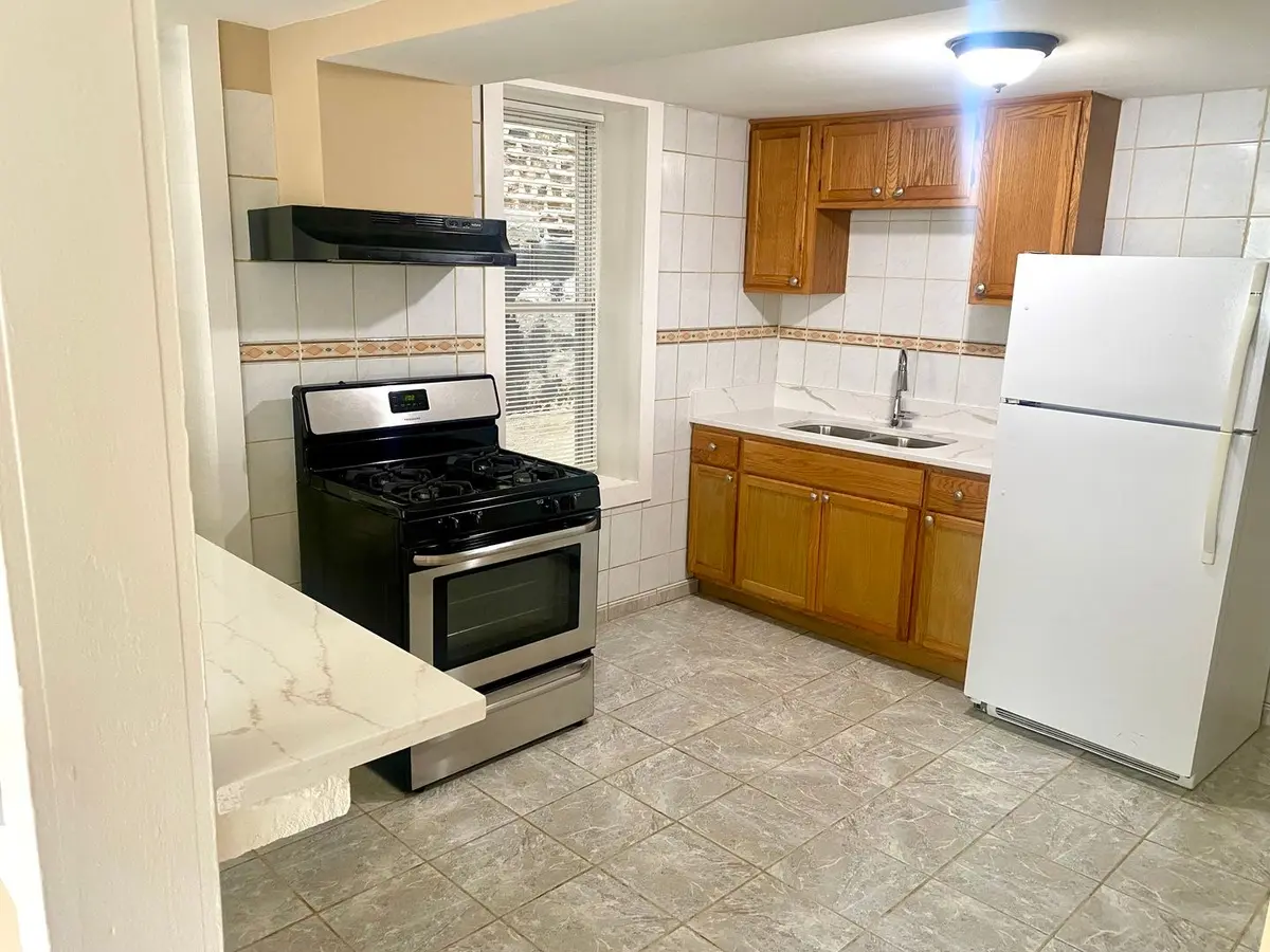 829 W 33rd Street
