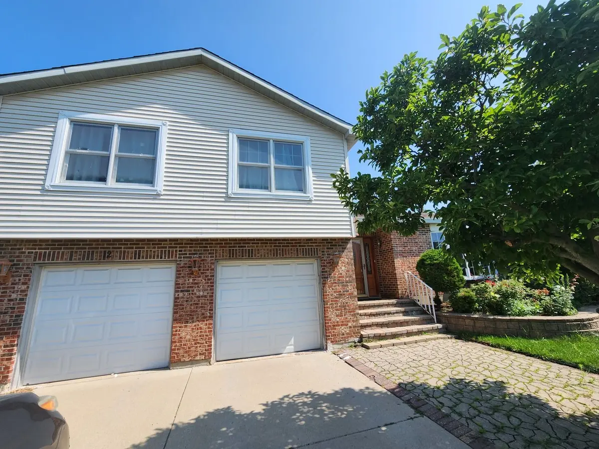 12 Mill Pond Drive