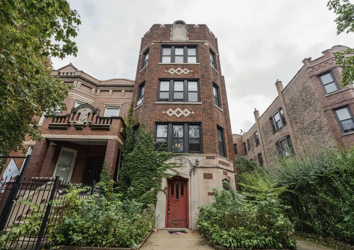2253 N Spaulding Avenue