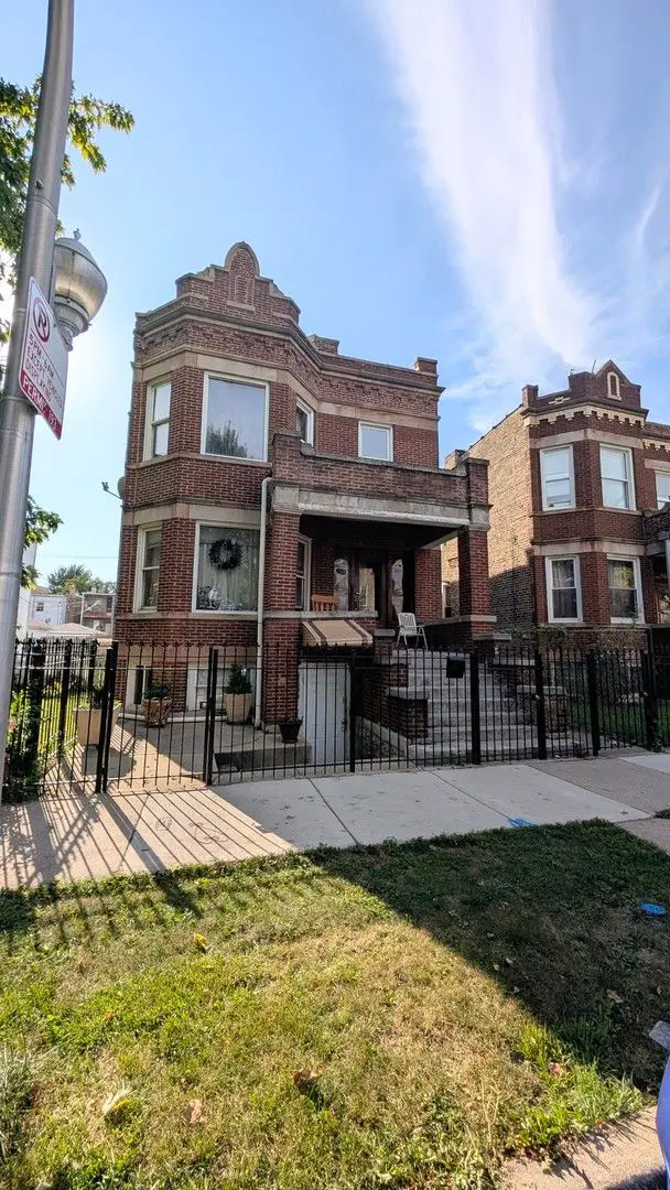 1518 N Hamlin Avenue