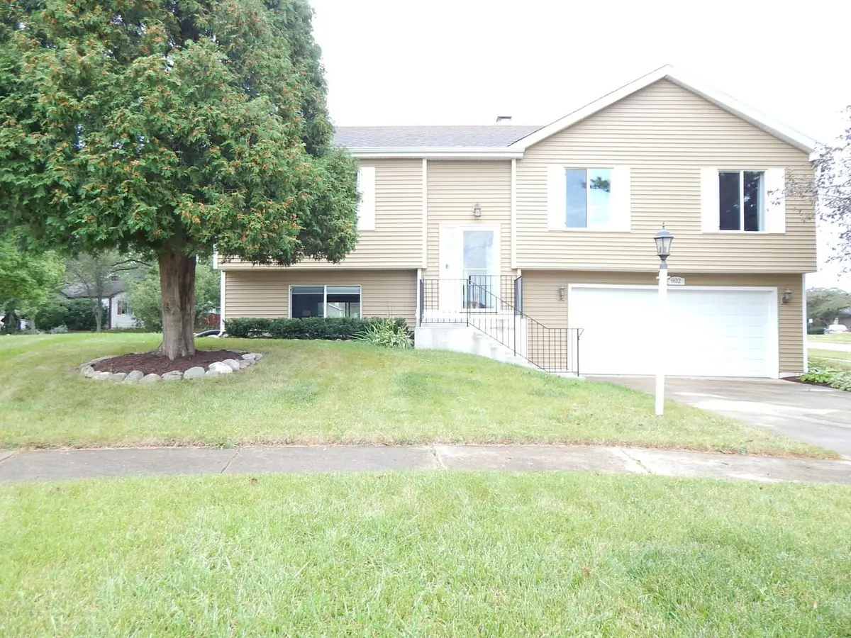 902 Garden Circle