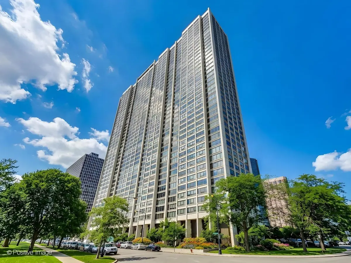2800 N Lake Shore Drive