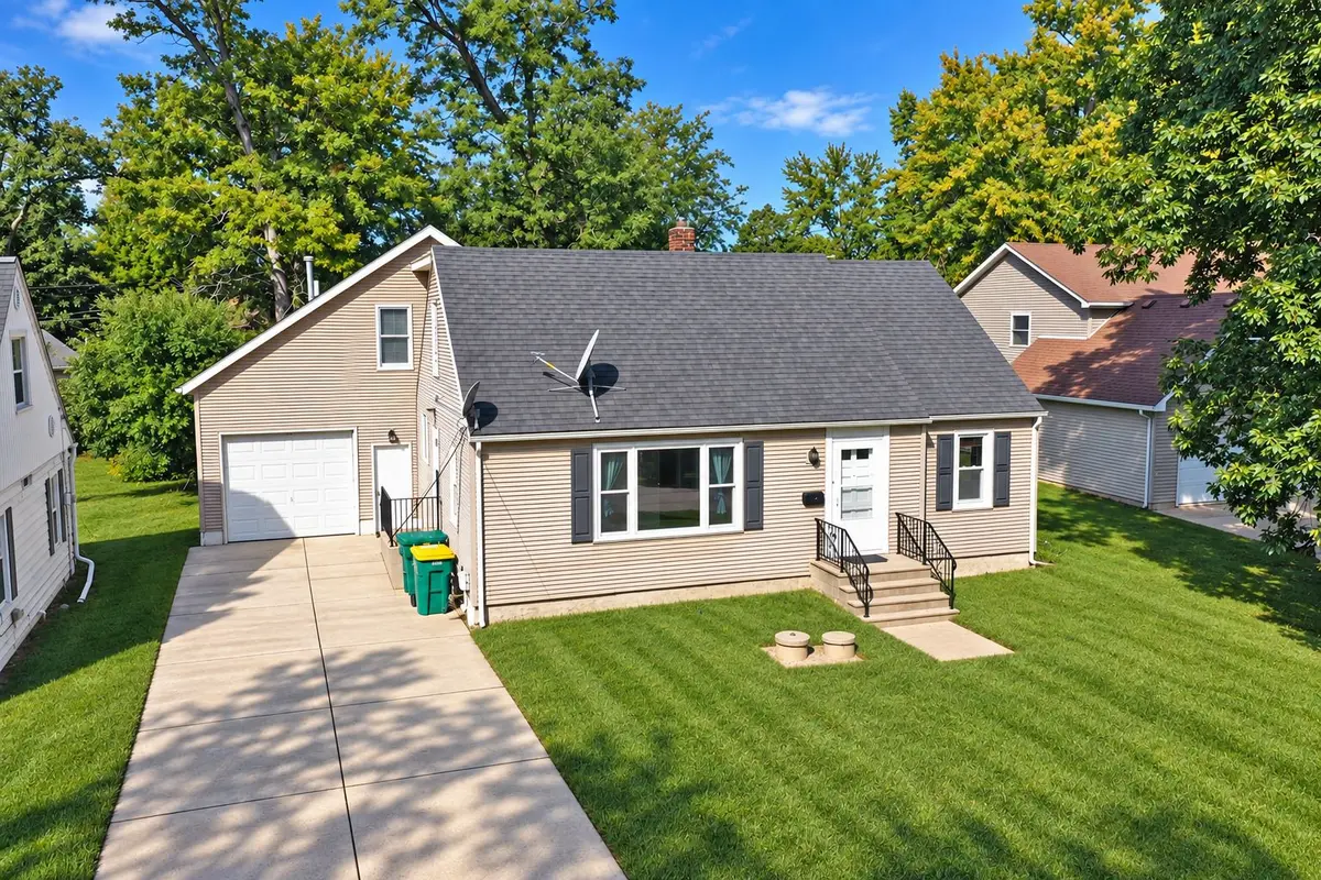 2113 Fields Place