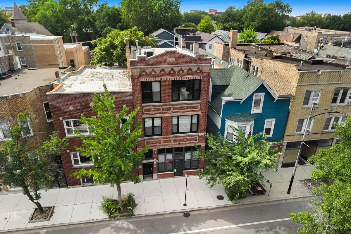 3912 N Ashland Avenue