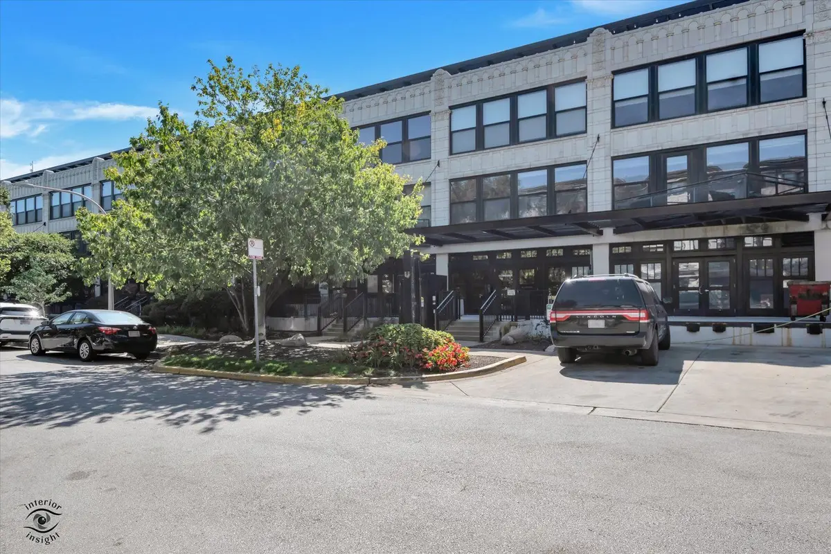 1151 W 15TH Street
