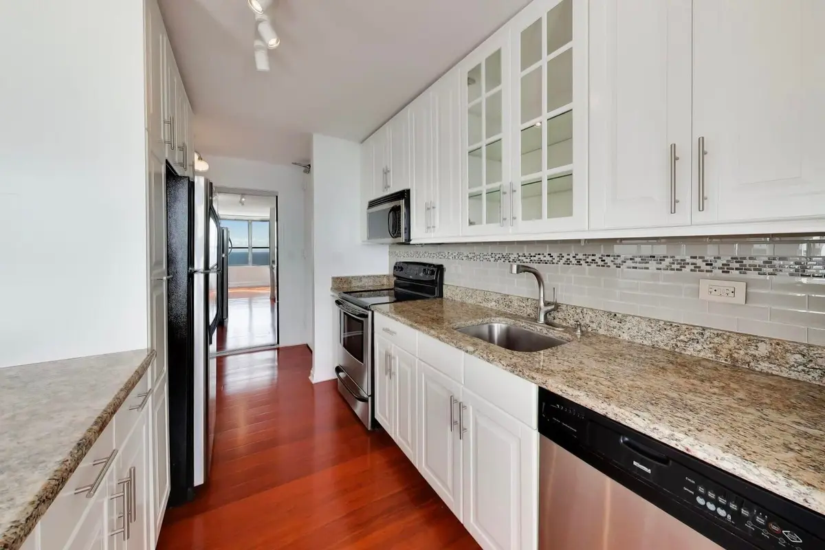 655 W IRVING PARK Road
