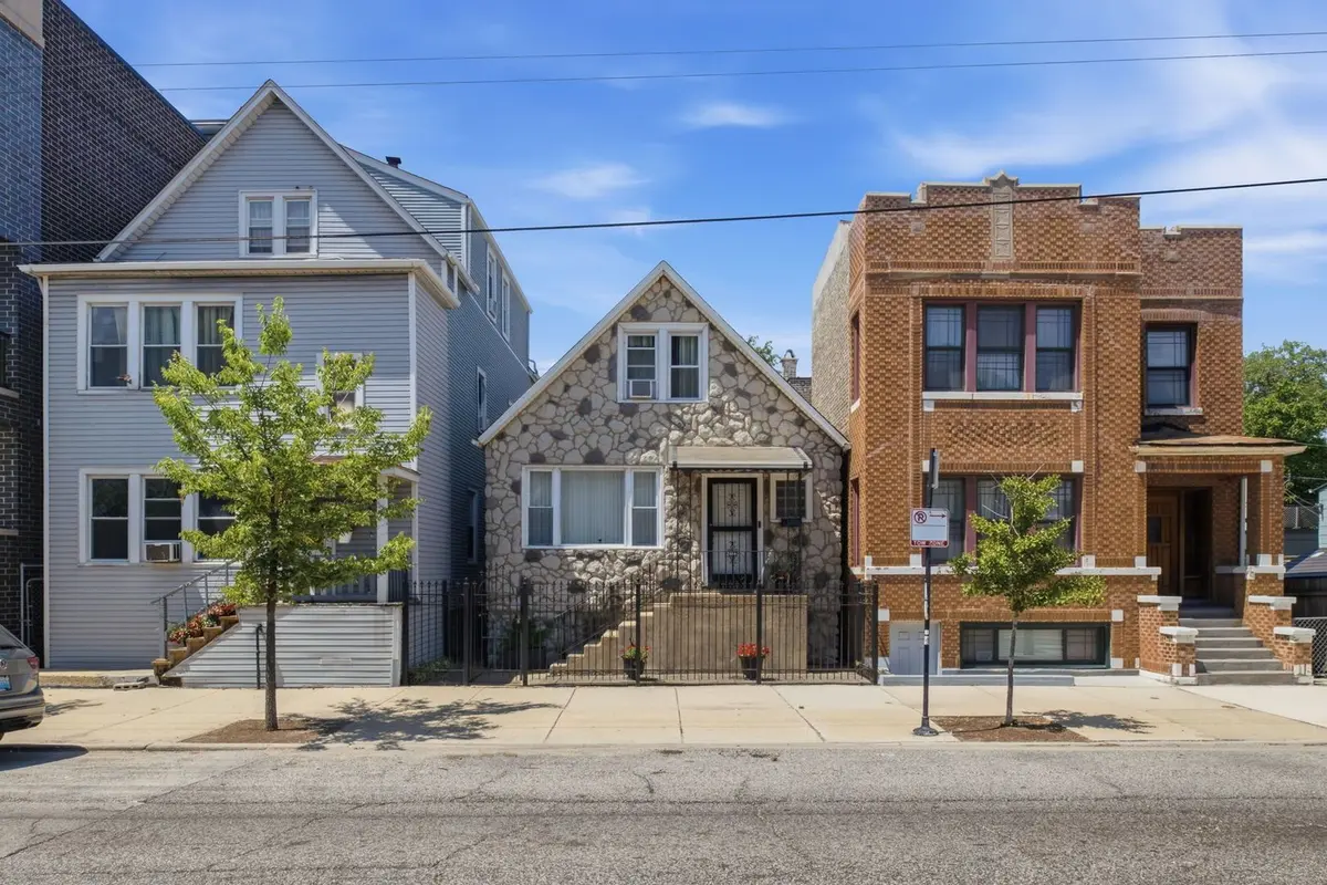2444 N WESTERN Avenue