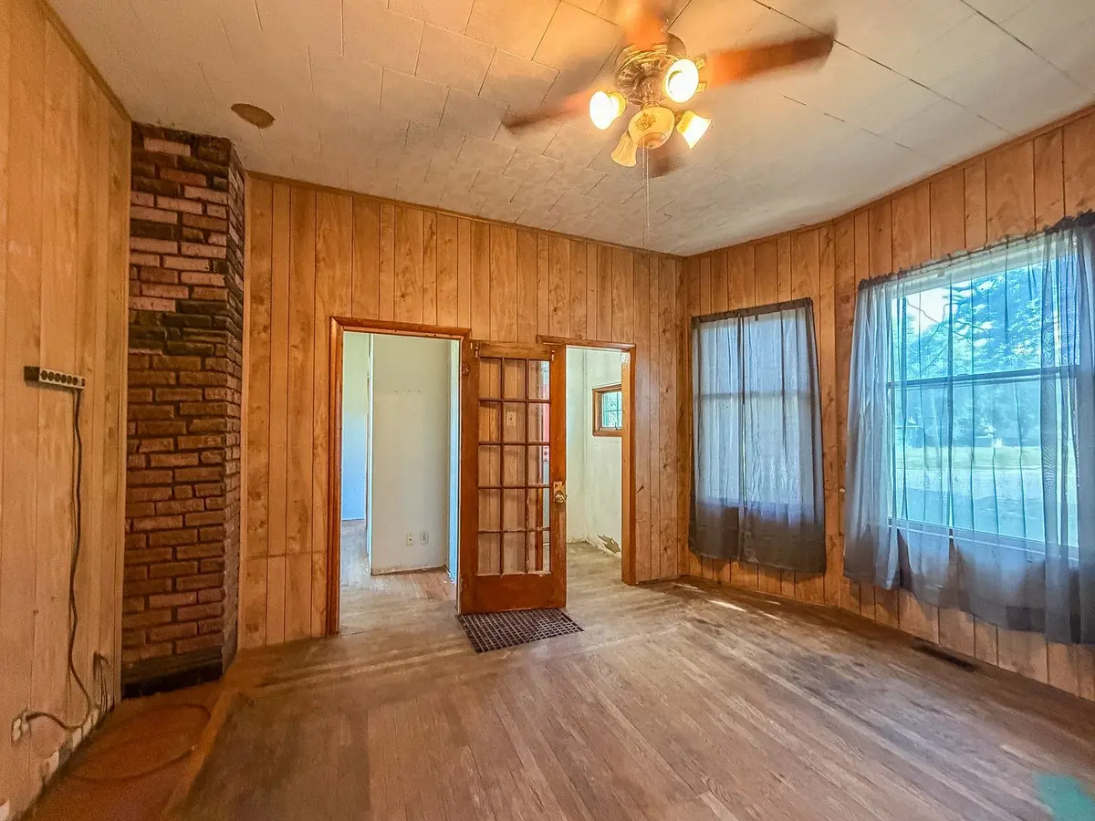 2105 Dewitt Avenue