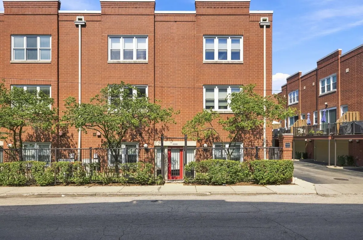 1730 W TERRA COTTA Place