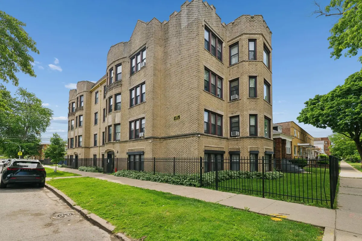 911 E 85th Street