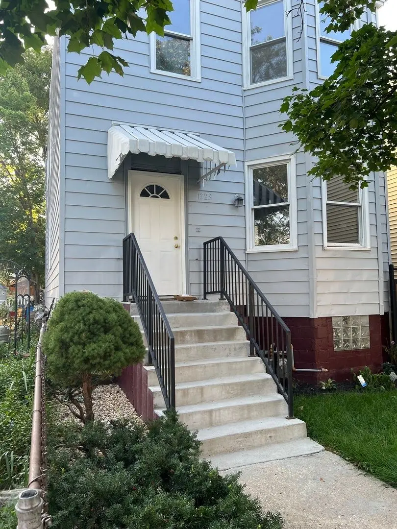 1323 S 51st Court