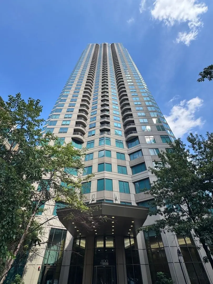 400 N Lasalle Drive