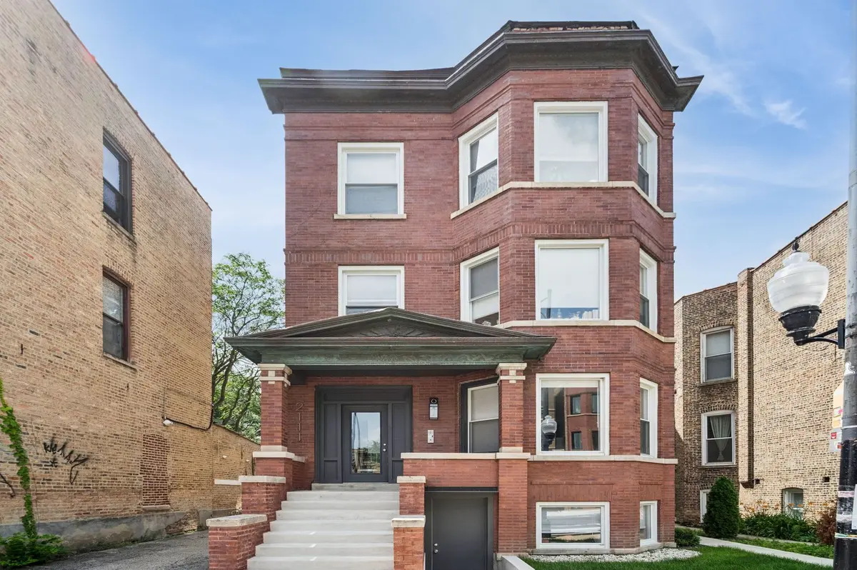 2111 W Augusta Boulevard