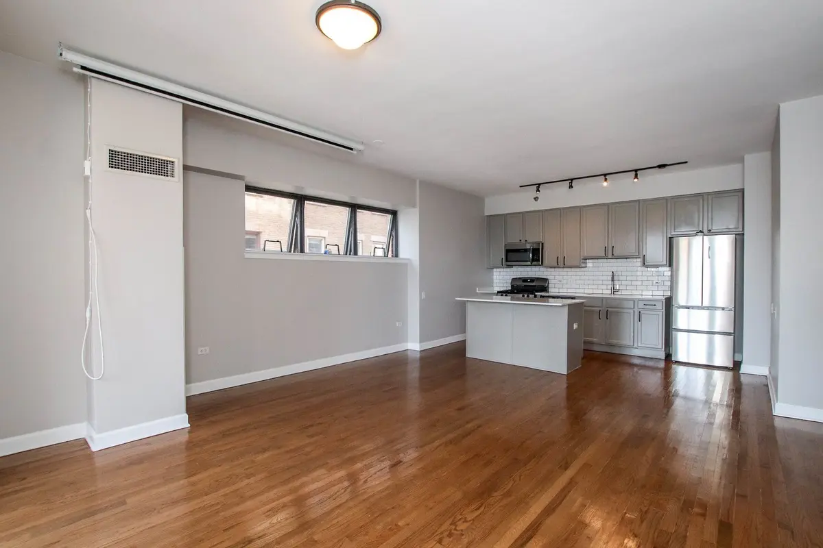 41 E 8th Street