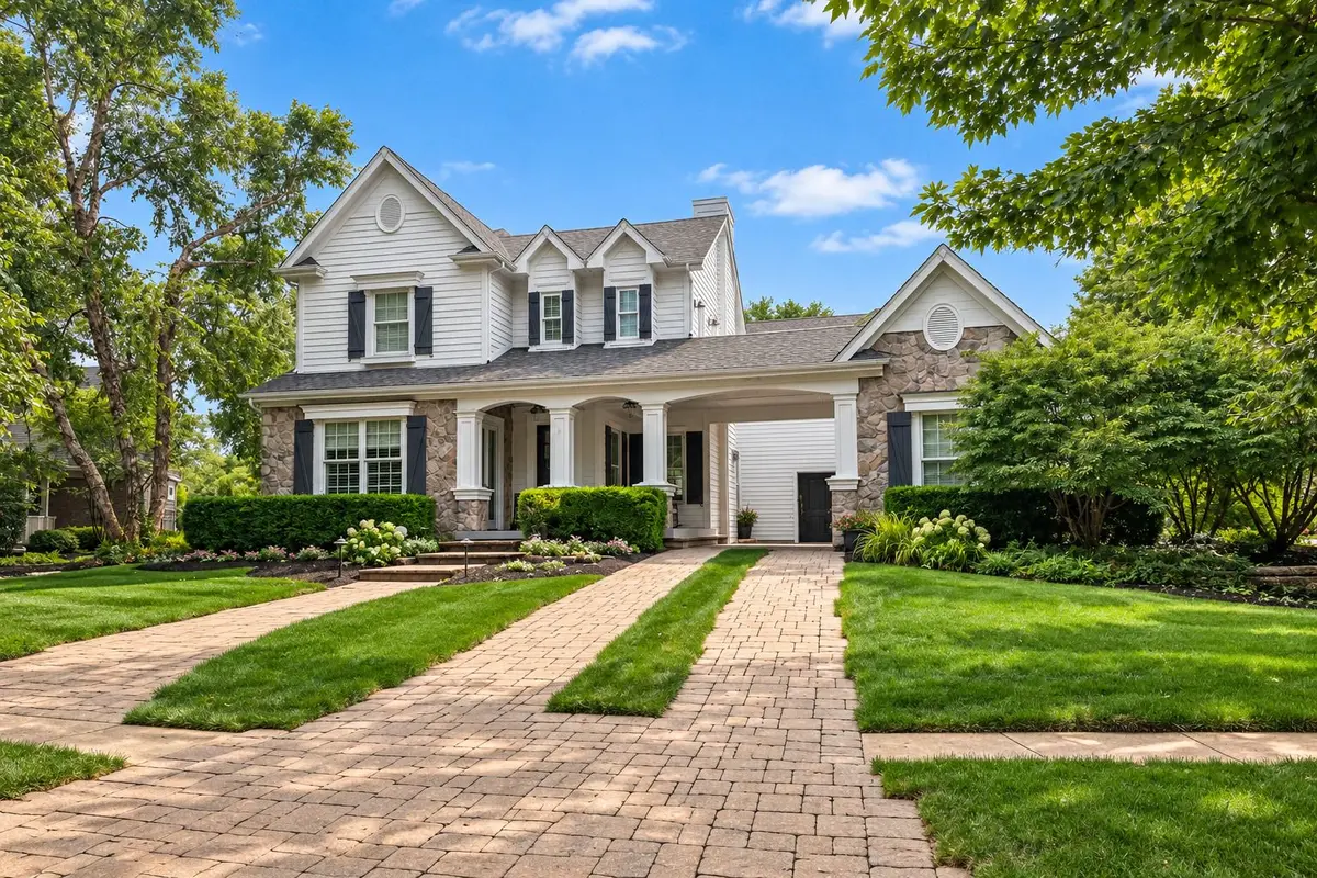 1925 Eisenhower Lane