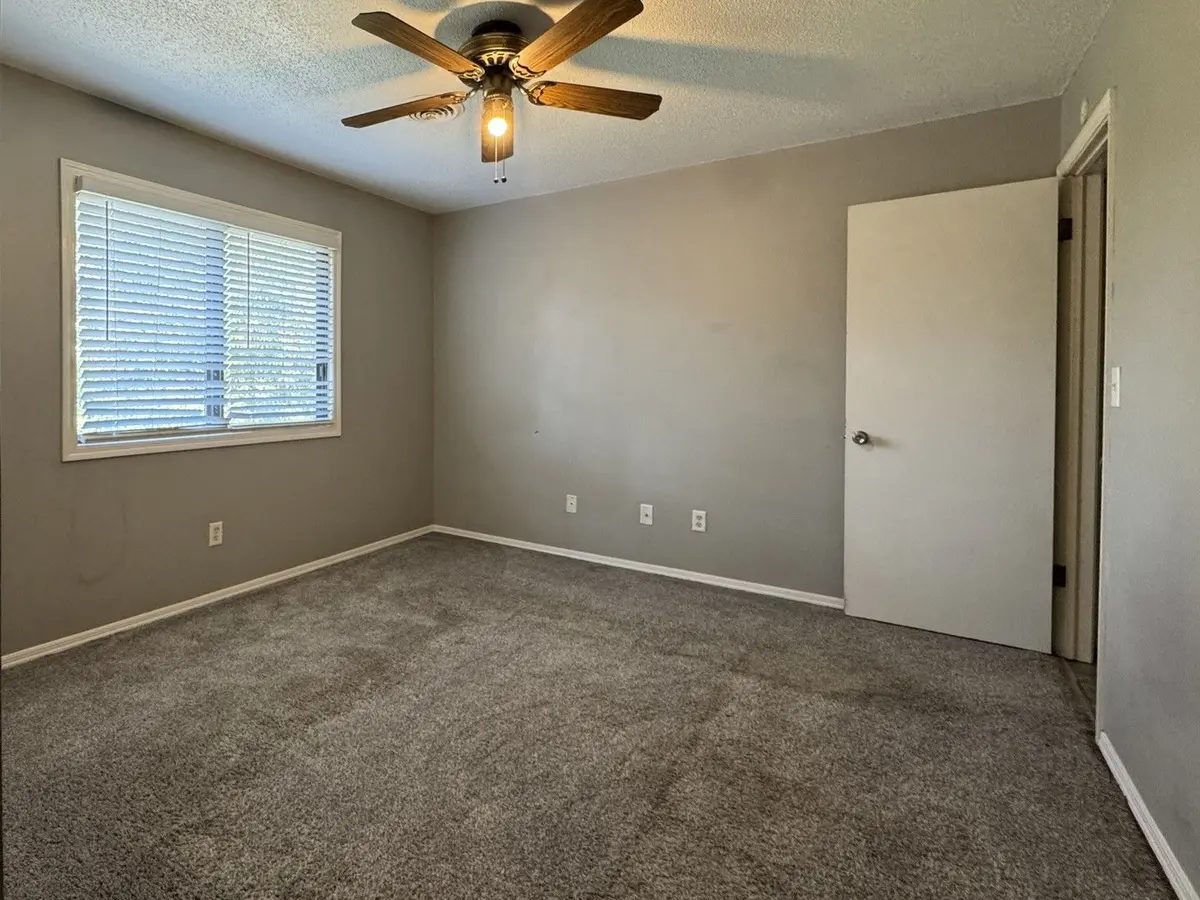 1204 DEAN Drive