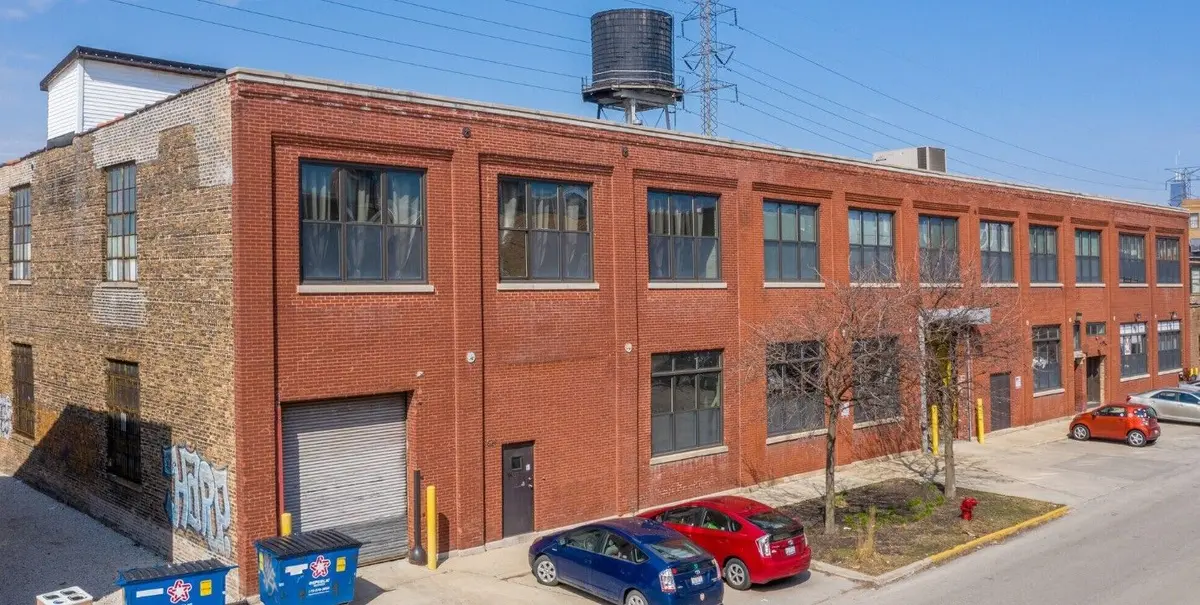 1622-24 W Carroll Avenue