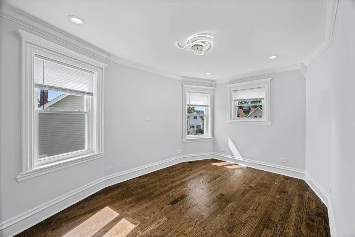 135 S 19th Avenue