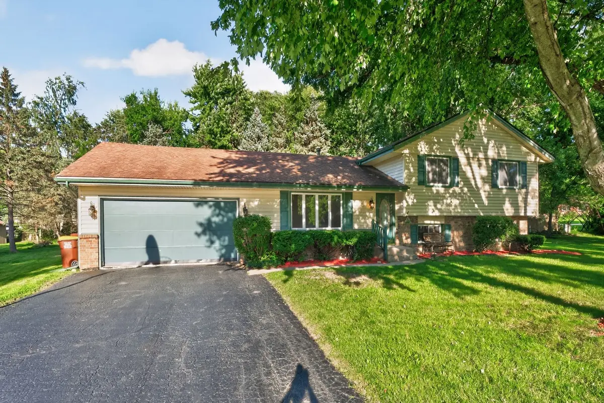 7488 Gnarl Tree Court