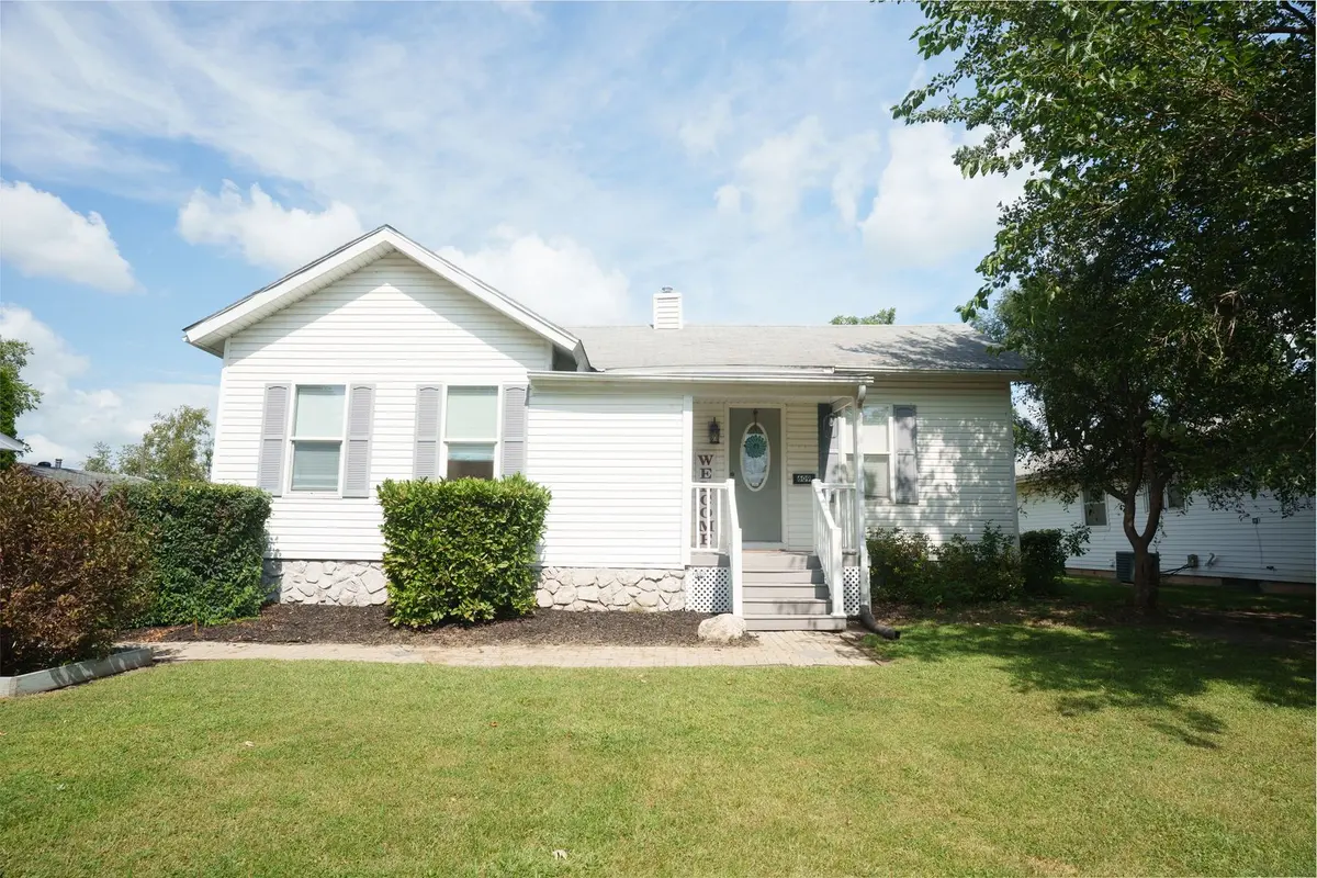 609 W 3rd Street